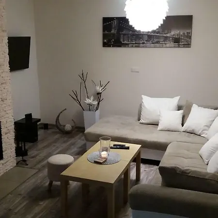 Holiday House Pod Hajem
